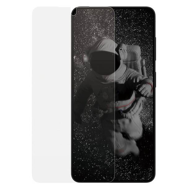 Tvrdené sklo PanzerGlass Ceramic II na Samsung Galaxy S26 s inštalačným rámčekom 

