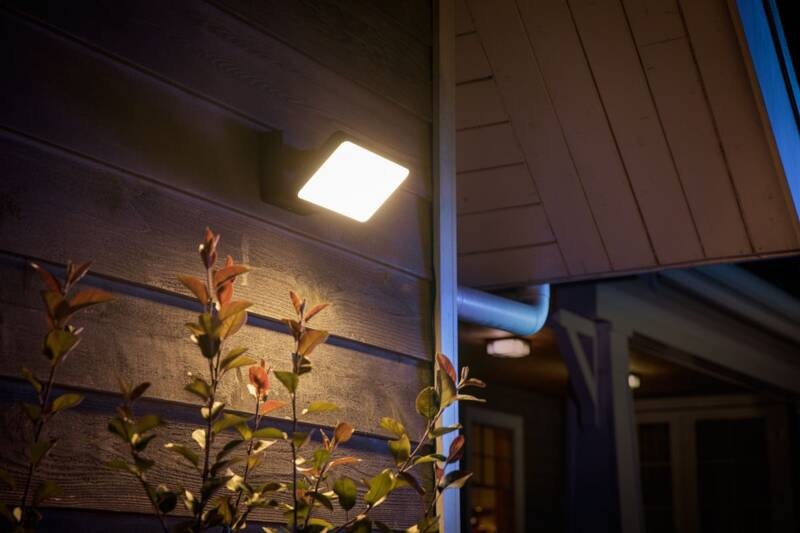 Nástenné svietidlo Philips Hue Discover White and Color Ambiance čierne