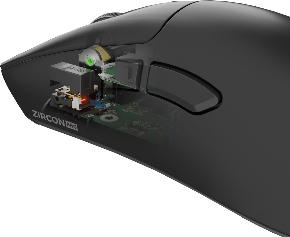 Myš Genesis Zircon 880 čierna Bočný priehľad do vnútornej konštrukcie myši Genesis Zircon 880. Zobrazuje optický spínač Kailh pod hlavným tlačidlom, mechanizmus rolovacieho kolieska a elektronickú dosku.