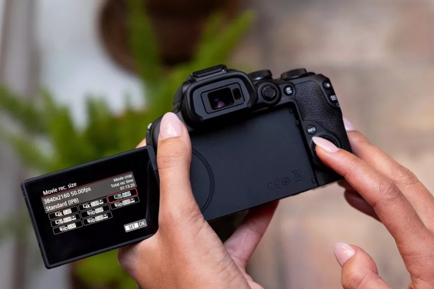 Digitálny fotoaparát Canon EOS R10 + RF-S 18-45 IS STM čierny Canon EOS R10, čierna