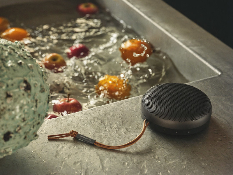 Prenosný reproduktor Bang & Olufsen Beosound A1 (2nd Gen) sivý Prenosný reproduktor Bang & Olufsen Beosound A1 (2nd Gen) sivý