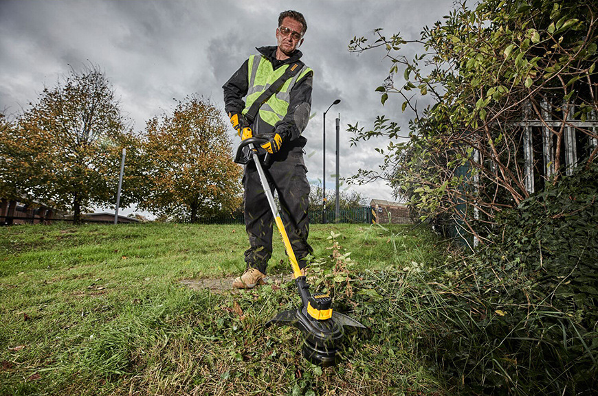 Kosačka strunová Dewalt XR 18V DCM561PBS-XJ (bez batérie) Strunová kosačka Dewalt DCM561PBS-XJ (bez batérie)