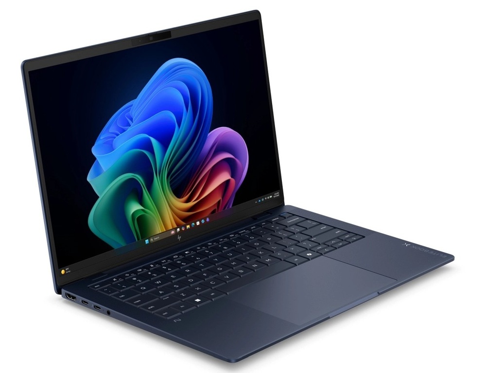 Otvorený a zapnutý notebook HP EliteBook X G2i otočený doprava