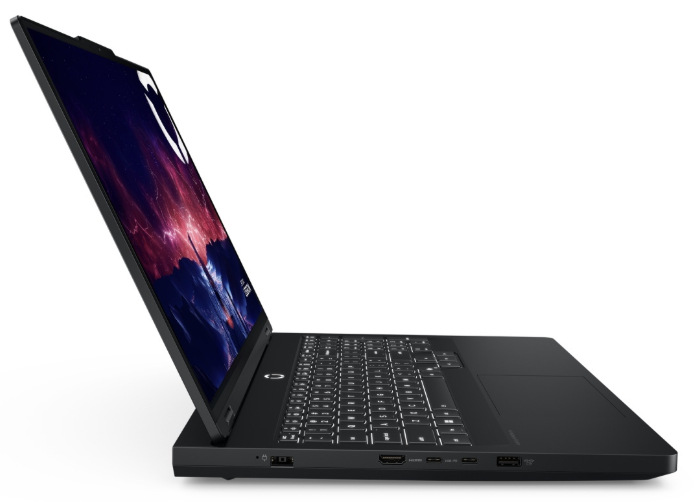 Notebook Lenovo Legion Pro 5 16IAX10H z bočného uhla s tenkým profilom otvoreného displeja