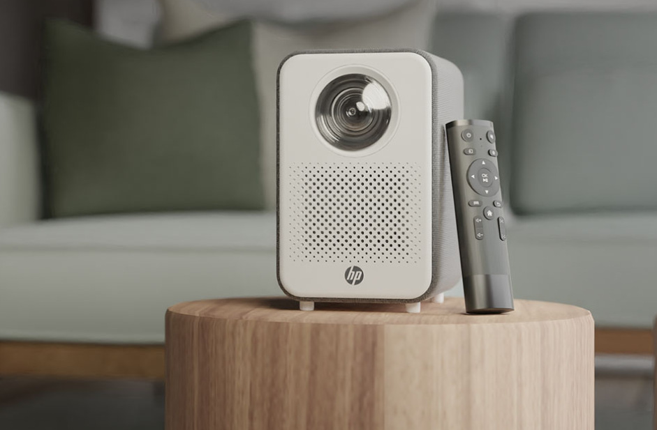Projektor HP CC500 + skládané plátno 84" a Google 4K AndroidTV sivý/biely Projektor HP CC500 + skládané plátno 84" a Google 4K AndroidTV sivý/biely