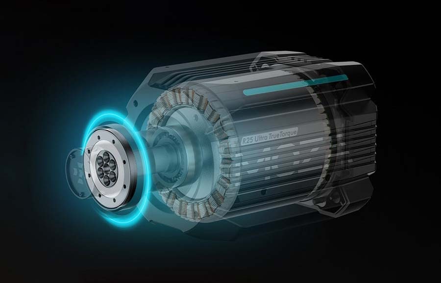 Základňa Moza Racing R25 Ultra Direct Drive hliník Futuristický motor so zložitými komponentmi vyžarujúcimi modrú žiaru na tmavom pozadí. Dizajn evokuje inováciu a presnosť.