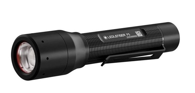 Lampáš LEDLENSER P5 čierna Poskytuje až 200 lúmenov silného svetla s vysokým CRI v kompaktnom prevedení s hmotnosťou 57 g.