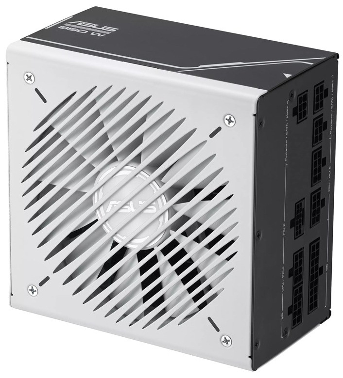 Pohľad na zdroj z prednej strany. Vidíme mriežku ventilátora, pravý bok s portami.