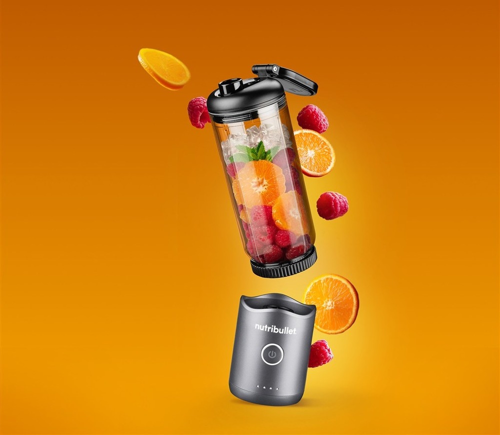 Stolný mixér Nutribullet Flex NBP013GM antracitová farba Stolový mixér Nutribullet Flex NBP013GM naplnený čerstvým ovocím