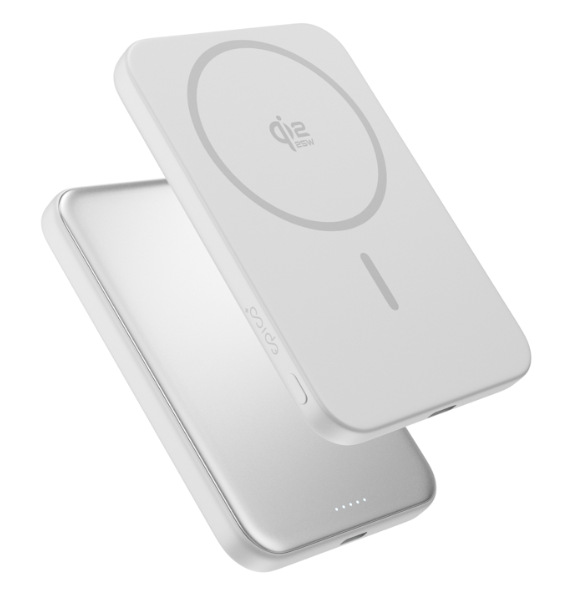 Powerbank Epico UltraPack Qi2 25W Slim 5000mAh hliníková Mag+ EM55 strieborná Detail hliníkového tela powerbanky Epico UltraPack Qi2 25 W Slim 5 000 mAh s LED indikáciou