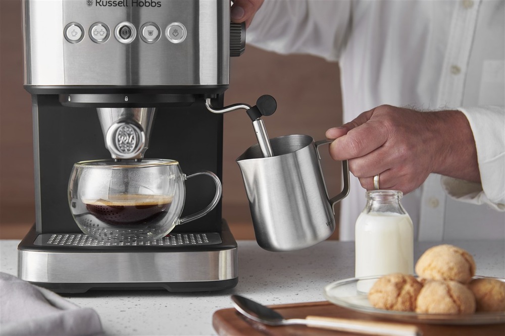 Pákový kávovar RUSSELL HOBBS Heaton 28700-56 čierny/nerez Pákový kávovar Russell Hobbs 28700-56 Heaton šľahanie mlieka