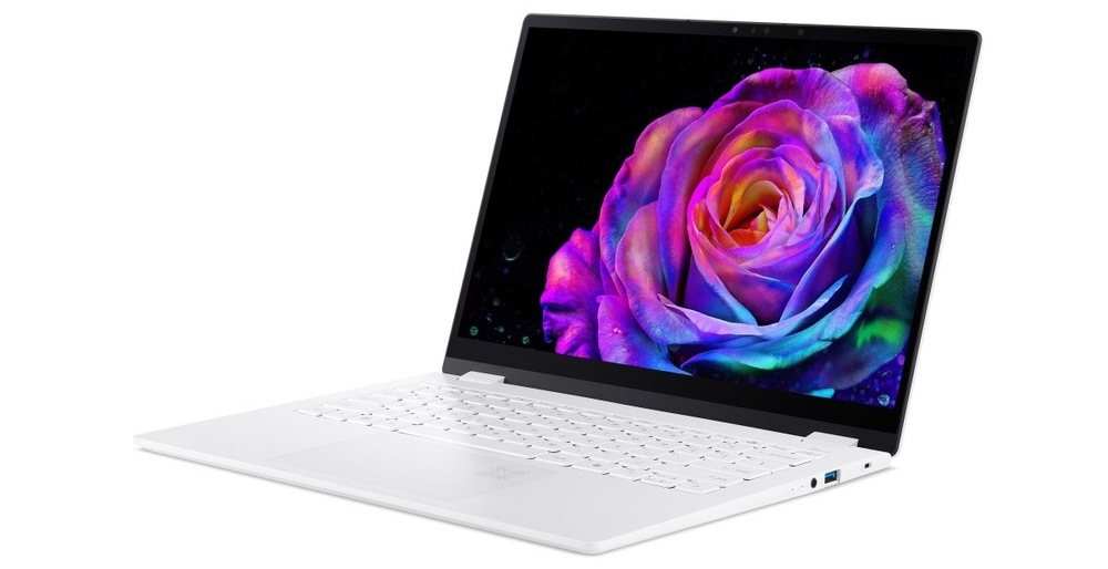 Notebook Acer Swift Edge 14 AI (SFE14-I51-75MG) biely Otvorený a zapnutý notebook Acer Swift Edge 14 AI (SFE14-I51-75MG) otočený doľava