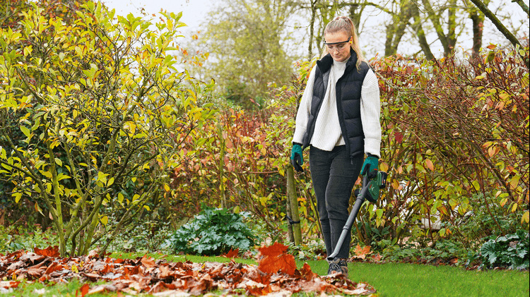 Fukár záhradný Bosch UniversalLeafBlower 18V-130 (s batériou) Bosch UniversalLeafBlower 18V-130 (s batériou)