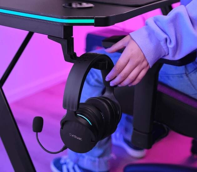 Herný stôl Trust GXT 710 Luminus Pro RGB čierny