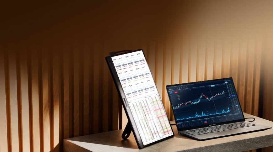 Monitor Asus ZenScreen MB169CK čierny Monitor Asus ZenScreen MB169CK umiestnený do polohy portrétu