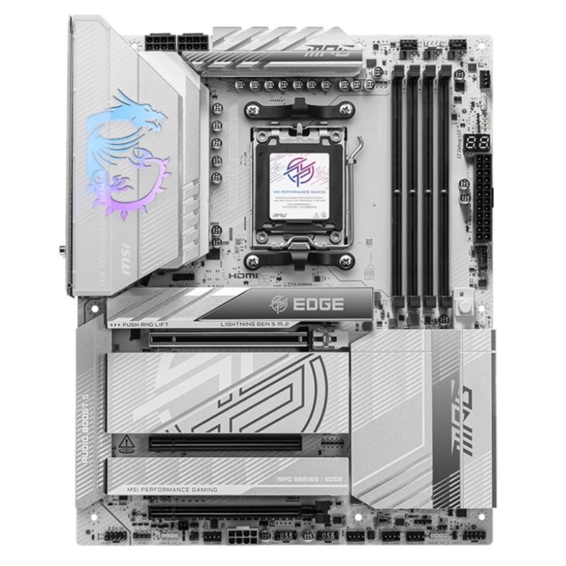 Základná doska MSI MPG X870E EDGE TI WIFI Základná doska MSI MPG X870E EDGE TI WIFI v bielej a striebornej farbe.