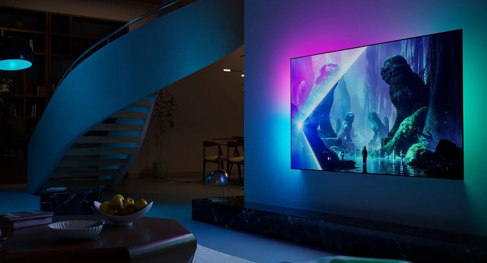 Ambilight je možné prepojiť so šikovným osvetlením, takže na scény reaguje nielen samotný televízor Philips 55OLED801, ale aj chytré svetlá.