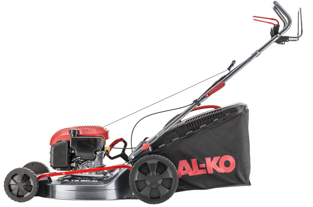 Kosačka AL-KO 5.16 SP-D EASY 4in1 Aerodynamický kryt a veľký 65-litrový kôš uľahčujú efektívny zber trávy a praktické skladovanie.