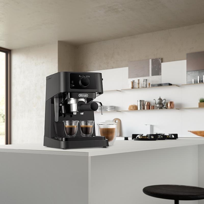 Pákový kávovar De'Longhi Stilosa EC 230.BK čierny