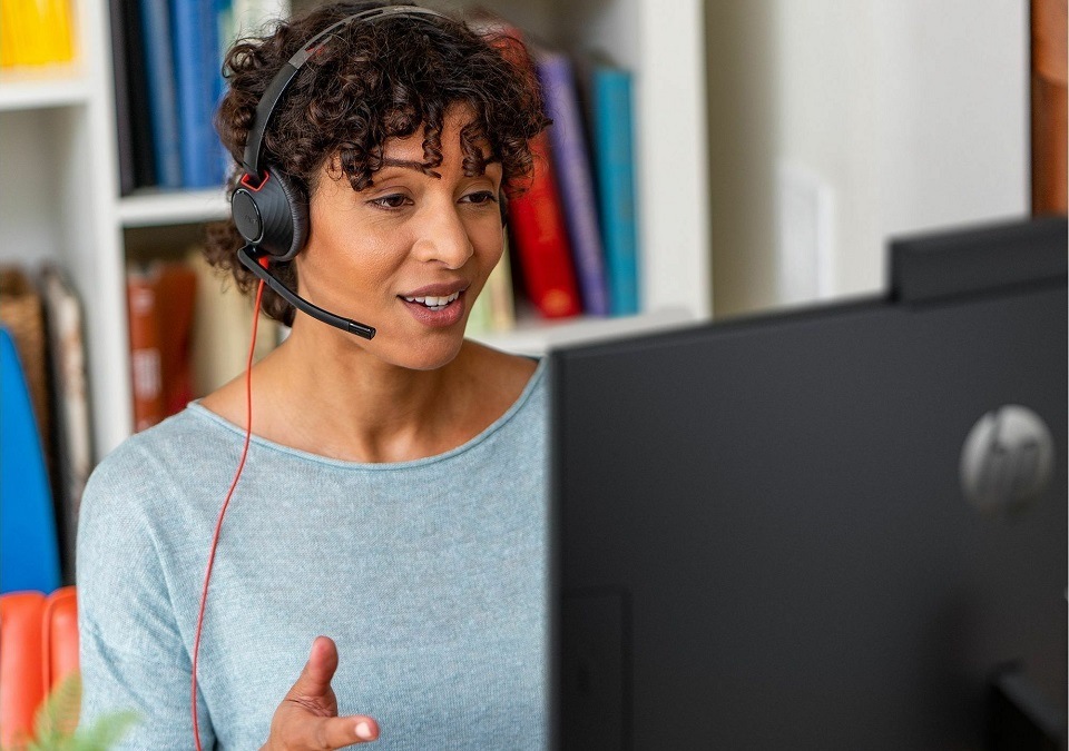 Headset HP Poly Blackwire 5220 USB C + 3,5 mm jack + USB-C/A adaptér čierny Headset HP Poly Blackwire 5220 USB C + 3,5 mm jack + USB-C/A adaptér čierny