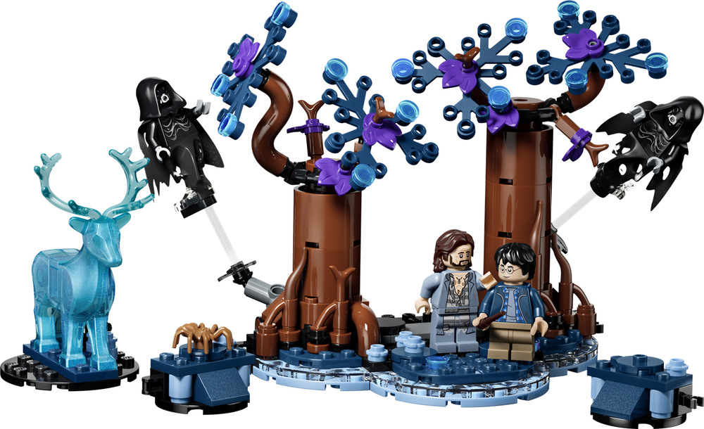 Stavebnica LEGO® Harry Potter™ 76475 Zapovězený les: Expecto Patronum Deti môžu upravovať vetvy stromov a rozmiestňovať postavy podľa vlastných predstáv, takže každé dobrodružstvo môže byť iné.