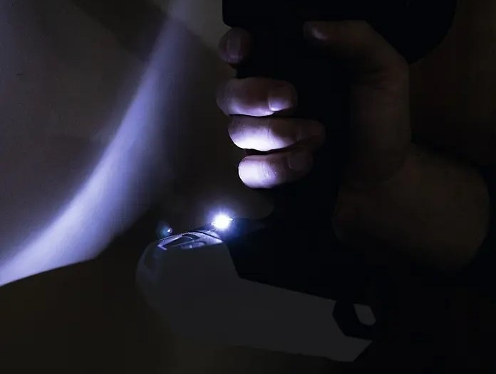 Aku vŕtačka Scheppach C-CD45-X - 20 V IXES (bez baterie) Akumulátorová vŕtačka Scheppach C-CD45-X 20 V IXES je vybavená LED osvetlením, s ktorým bude aj práca v šere pohodlná.