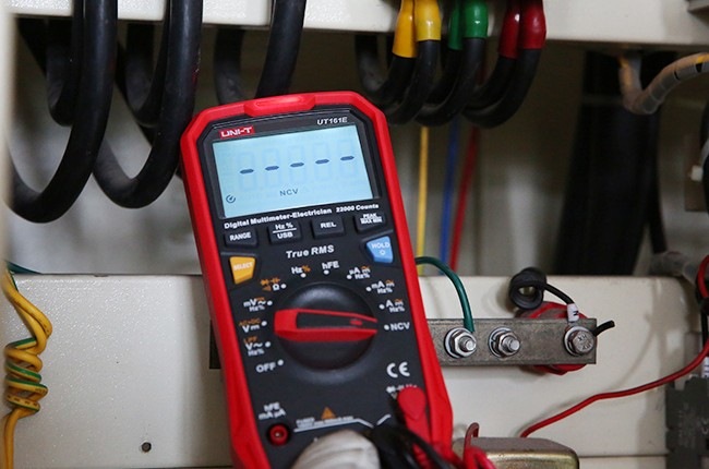 Multimeter UNI-T UT161E Multimeter UNI-T UT161E vykonáva kompletnú diagnostiku - odpor, kapacita, frekvencia, teplota, pracovný cyklus