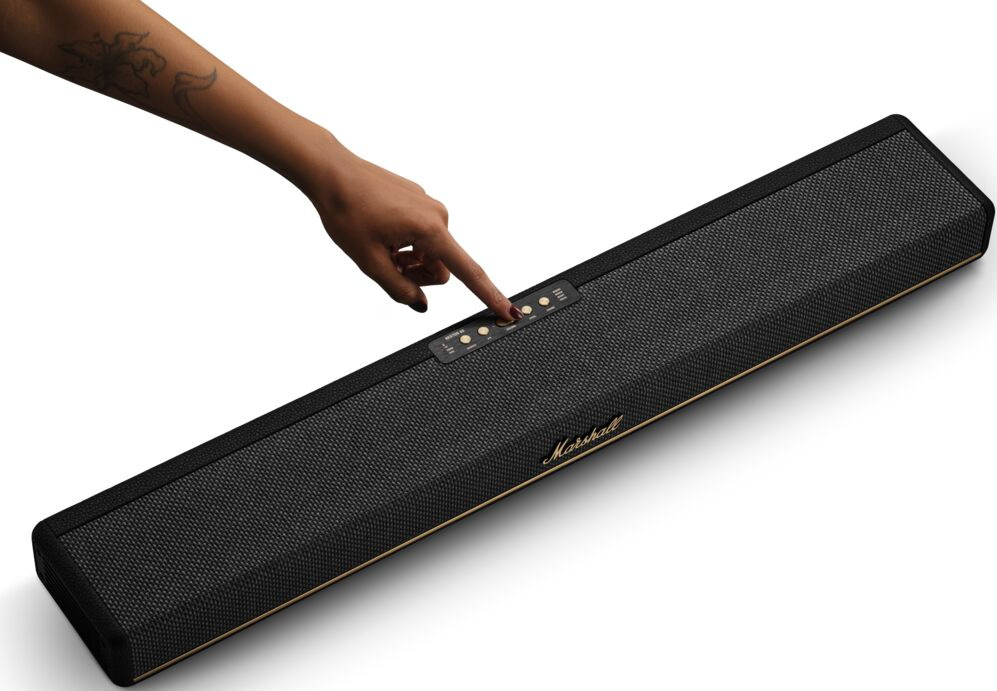 Ruka nastavujúca vlastnosti hudby na soundbare Marshall Heston 60″ width=
