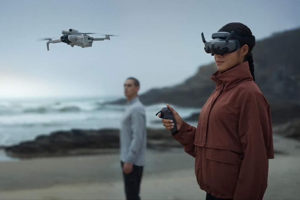Ovládač DJI RC Motion 3 sivý Ovládač DJI RC Motion 3 sivý