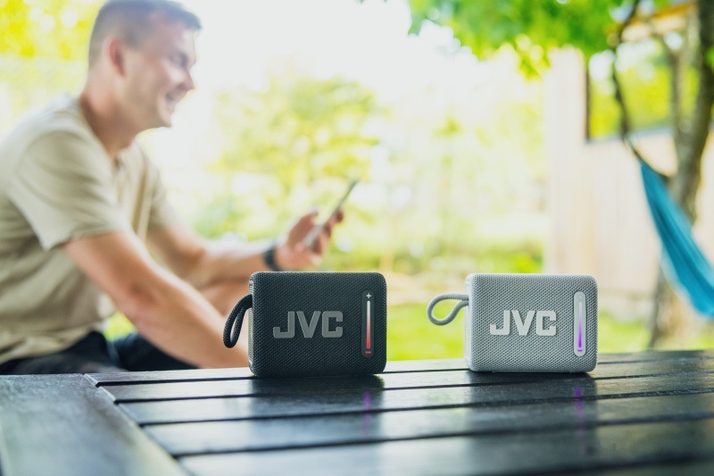 Prenosný reproduktor JVC XS-E114 čierny Prenosný reproduktor JVC XS-E114B, TWS
