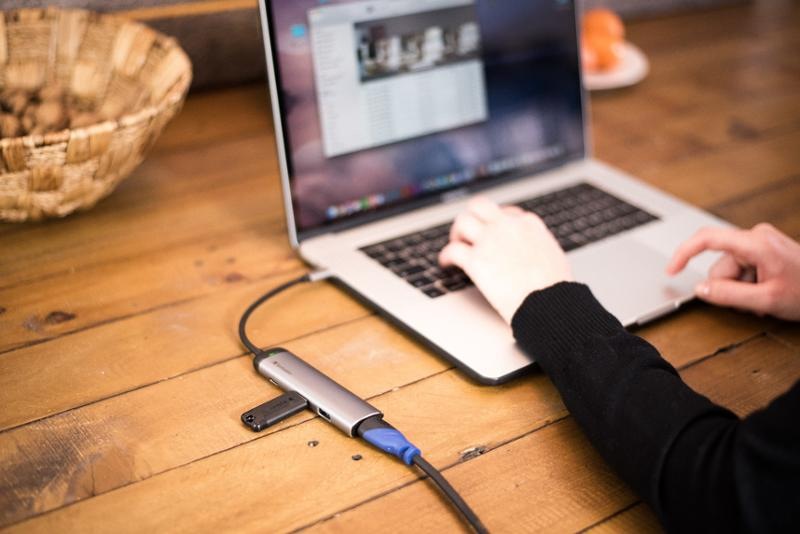 USB Hub Verbatim USB-C/2x USB 3.0, USB-C, HDMI sivý