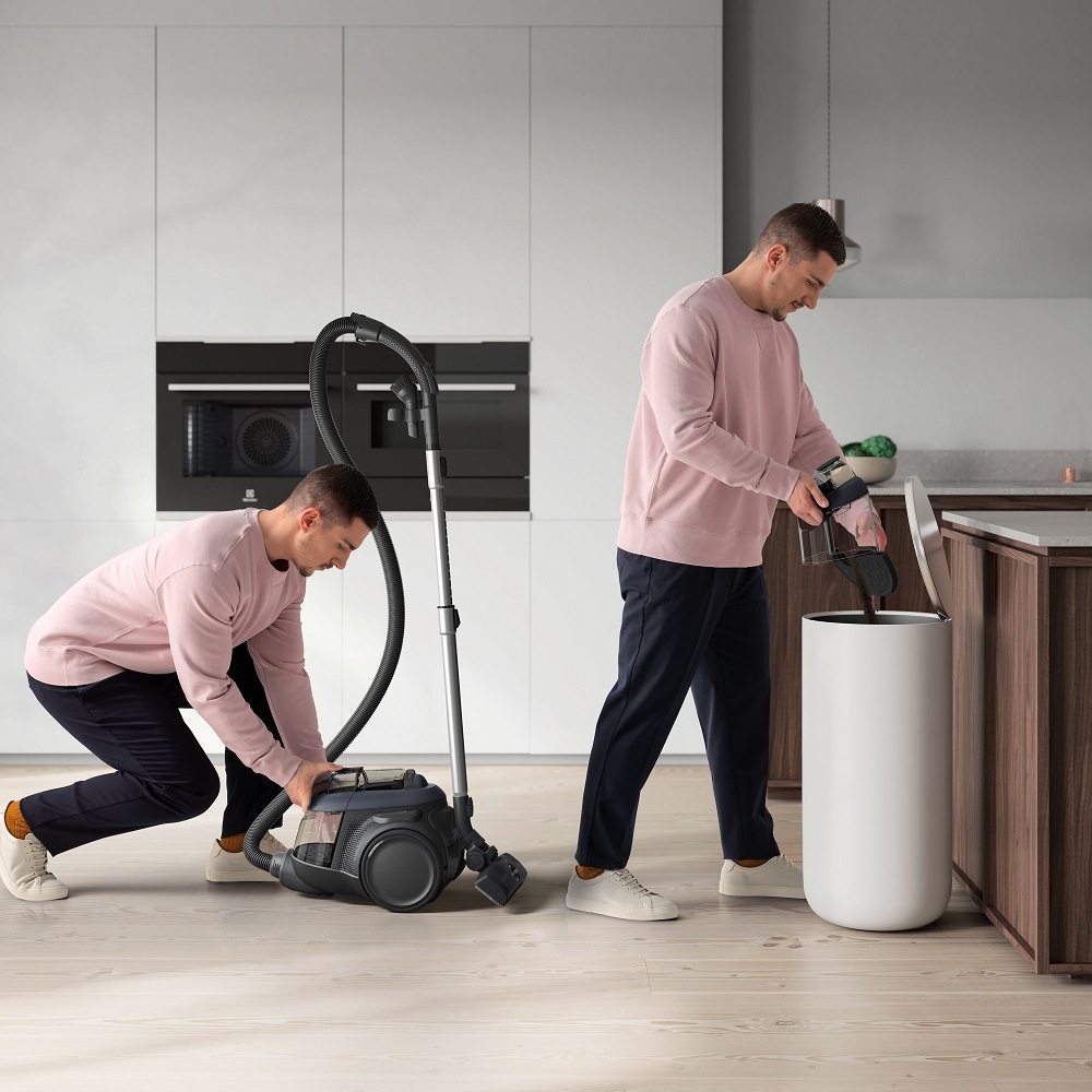 Podlahový vysávač Electrolux 600 Clean EL61C3DB Podlahový vysávač Electrolux 600 Clean EL61C3DB