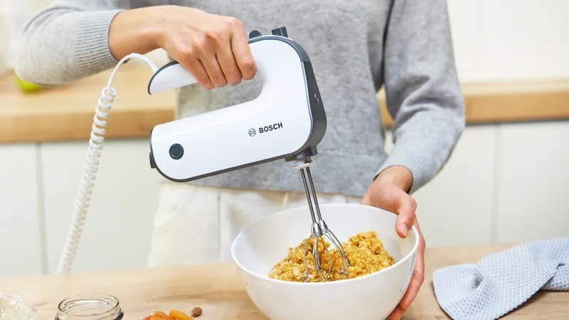 Ručný šľahač Bosch MFQ49300 biely BOSMFQ49300_spiralovy_kábel