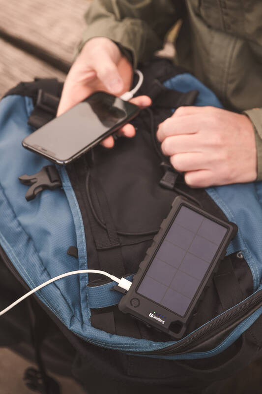 Powerbank Sandberg Outdoor Solar 10 000mAh čierny Powerbank Sandberg Outdoor Solar 10 000mAh čierny