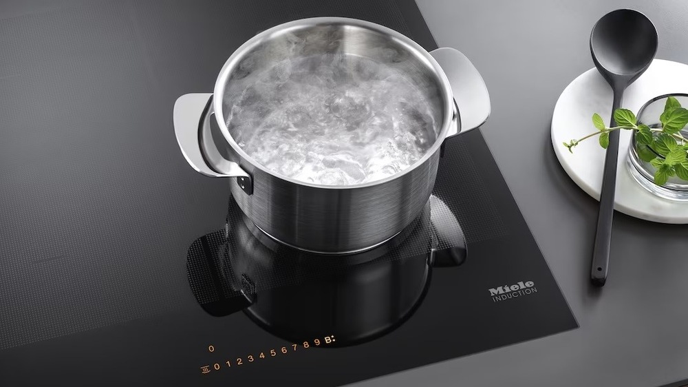 Indukčná varná doska Miele KM 7897-1 FL čierna Indukčná varná doska Miele KM 7897-1 FL čierna