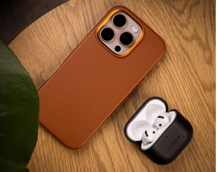 Slúchadlá Apple AirPods 4 sú v koženom púzdre FIXED PodsLeather