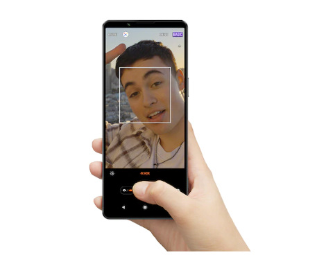 Mobilný telefón Sony Xperia 1 IV 5G 12 GB / 256 GB biely