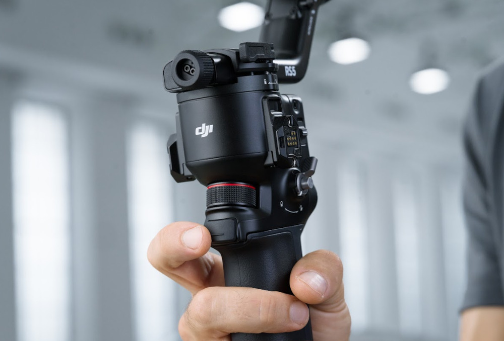 DJI RS 5 má novú rukoväť Electronic Briefcase Handle