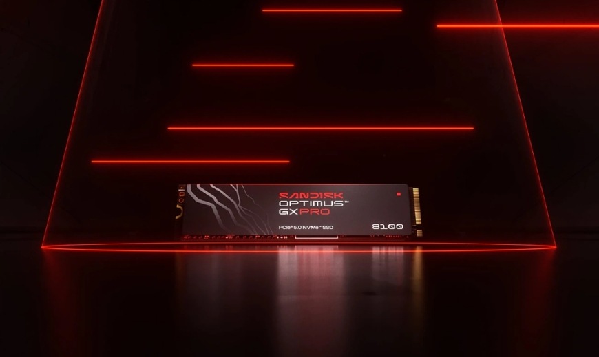 SSD SANDISK Optimus GX PRO 8100 4 TB - PCIe 5.0 (NVMe) čierny SSD SANDISK Optimus GX PRO 8100 s červeným svetelným efektom