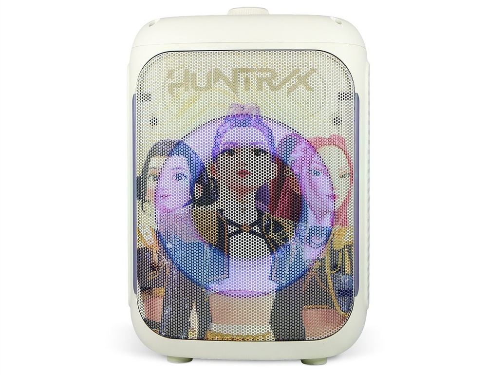 Prenosný reproduktor OTL Technologies K-Pop Demon Hunters Golden Party zlatý Prenosný reproduktor OTL poskytuje Bluetooth 5.3 s dosahom až 10 m