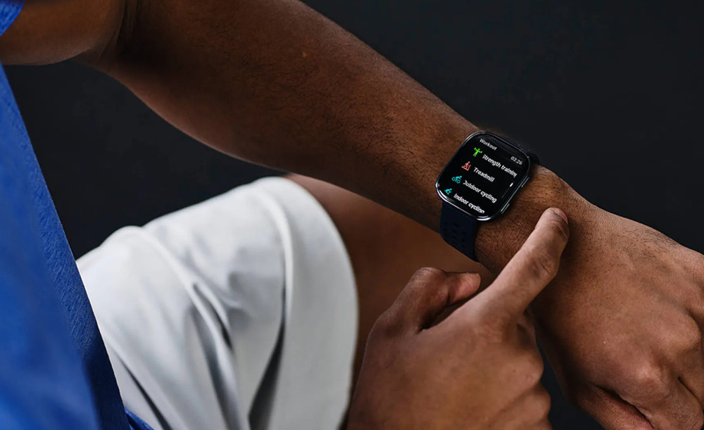 Inteligentné hodinky Amazfit Bip 6 strieborné/sivé