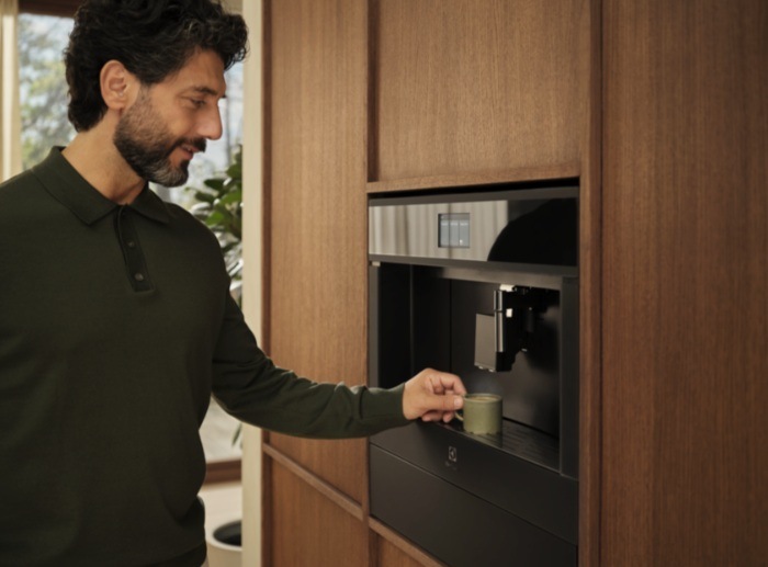 Vstavané espresso Electrolux série 800 EBC95T čierny Vstavané espresso Electrolux série 800 EBC95T čierny