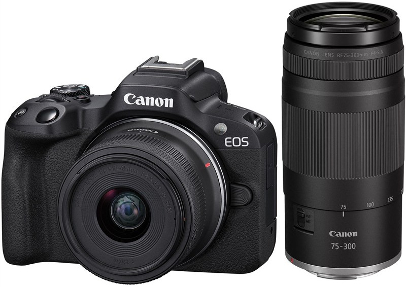 Bezzrkadlovka Canon EOS R50 s nasadeným objektívom RF-S 18-45 IS STM a setovým objektívom RF 75-300, čierna farba