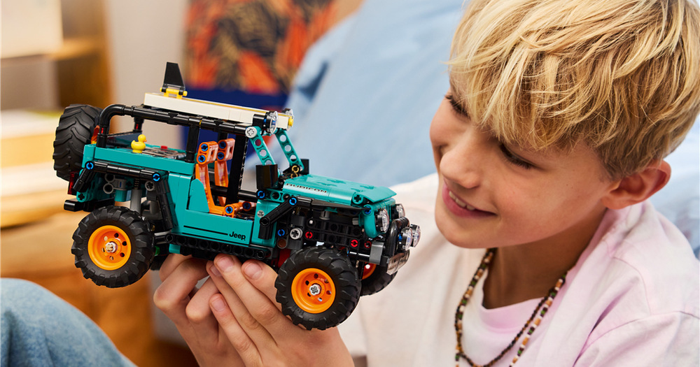 Stavebnica LEGO® Technic 42227 SUV Jeep® Wrangler Rubicon Stavebnica so 723 dielikmi LEGO ponúka deťom od 10 rokov kreatívnu technickú výzvu s pomocou aplikácie LEGO Builder.