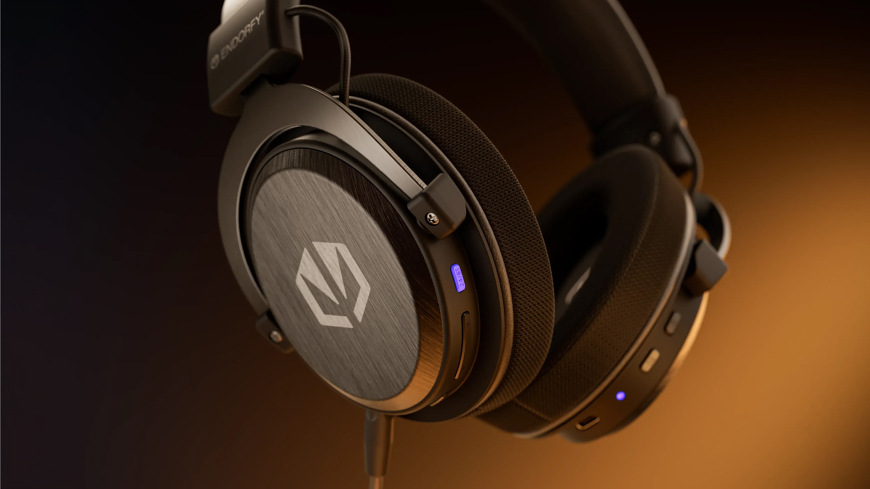 Headset ENDORFY VIRO Infra Wireless čierny Detail náušníka, ovládania a konektorov headsetu ENDORFY VIRO Infra Wireless