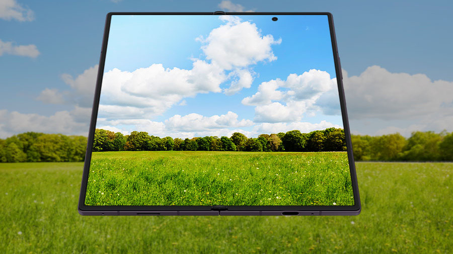 Samsung Galaxy Fold8 Ultra 5G má obrazovku s jasom až 3 000 nitov.