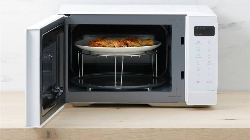 Mikrovlnná rúra Panasonic NN-K35NWMEPG biela