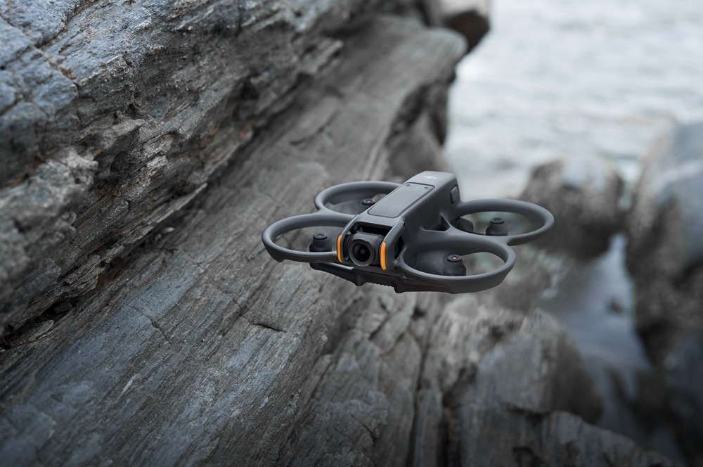 Dron DJI Avata 2 Fly More Combo (Three Batteries) sivý