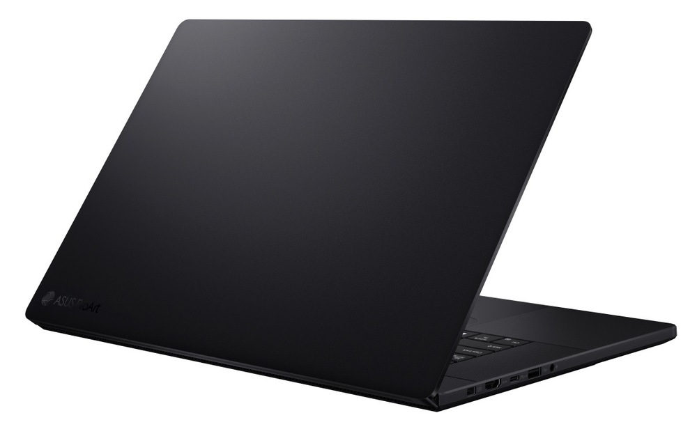 Pootvorený notebook Asus ProArt P16 zozadu