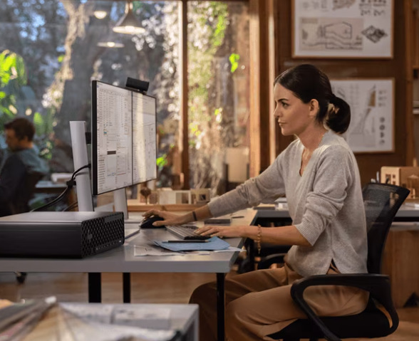 Stolný počítač HP Z2 SFF G1 čierny Stolný počítač HP Z2 SFF G1 čierny